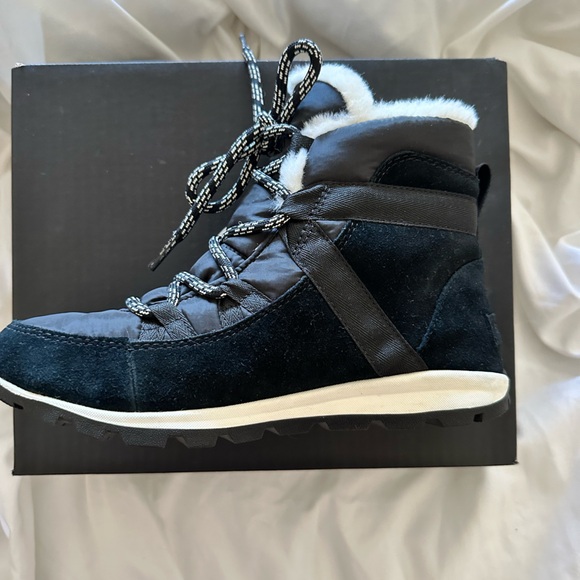 Sorel Whitney Flurry Boots - Picture 2 of 13